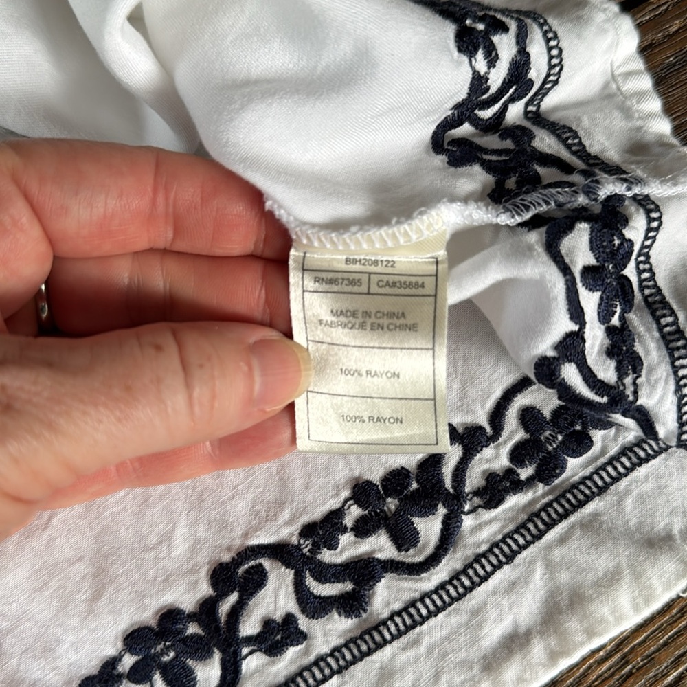 BB Dakota white embroidered mini dress cover-up EUC size small - Picture 7 of 10